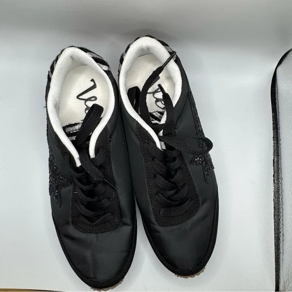 Very G Black Sneakers - Picture 6 of 7